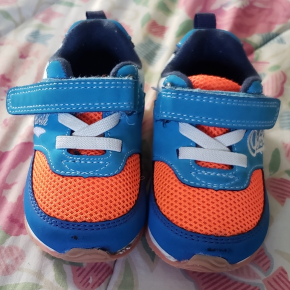 Baby Oshkosh sneakers - Picture 3 of 3